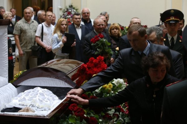 Прощання з Іваном Плющем. ФОТО