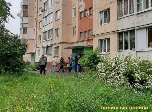 У Луцьку сталася пожежа в багатоповерхівці. ФОТО