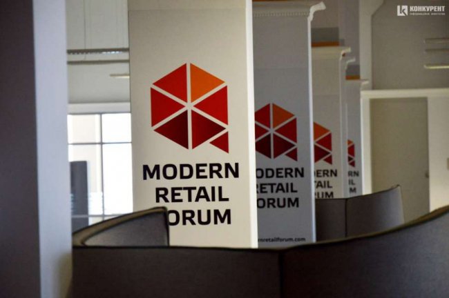 Луцьким школярам показали, як працює великий місцевий завод. ФОТО