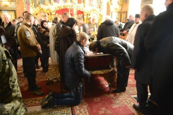 У Горохові поховали бійця «Азову» Ігоря Сливку. ФОТО