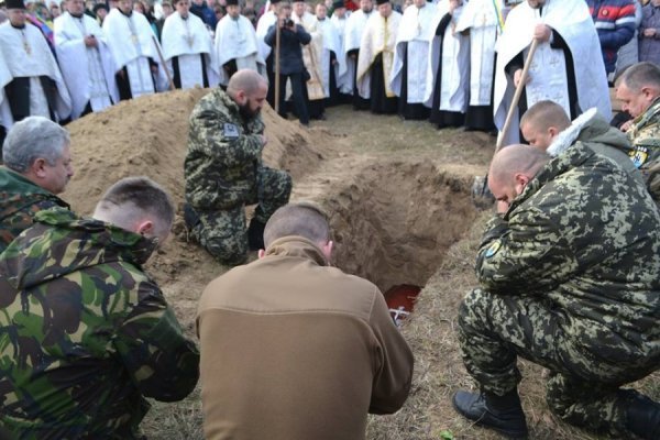 У Горохові поховали бійця «Азову» Ігоря Сливку. ФОТО