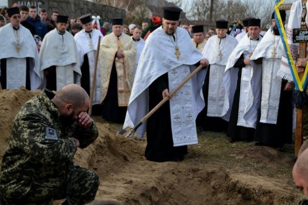 У Горохові поховали бійця «Азову» Ігоря Сливку. ФОТО