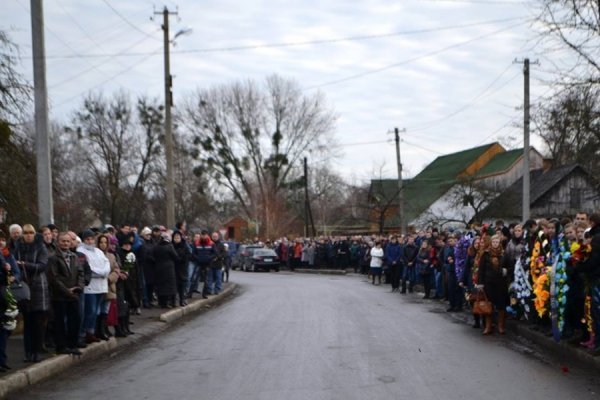 У Горохові поховали бійця «Азову» Ігоря Сливку. ФОТО