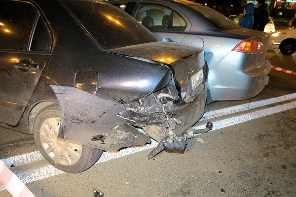 У Києві зіткнулися 4 авто: постраждала вагітна жінка