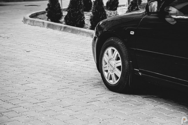 Нова бруківка, відеоспостереження та дитячий майданчик: як змінився двір на Ковельській у Луцьку. ФОТО