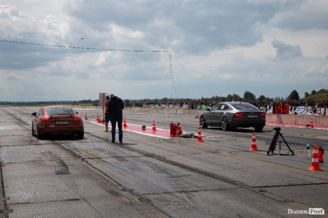 У Луцьку відбулися видовищні авто- і мотогонки. ФОТОРЕПОРТАЖ