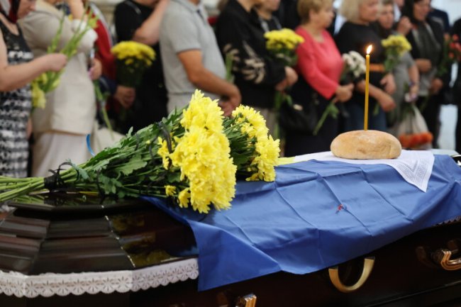 У Луцьку в останню дорогу провели воїнів Костянтина Шевчука та Едуарда Гуріна