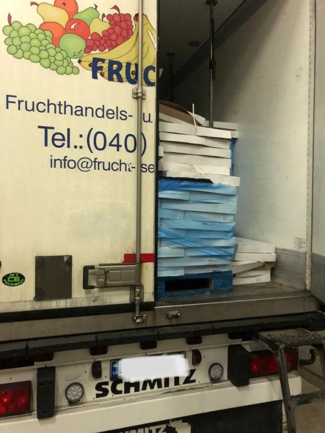 Через «Ягодин» намагались незаконно провезти майже пів тонни червоної риби