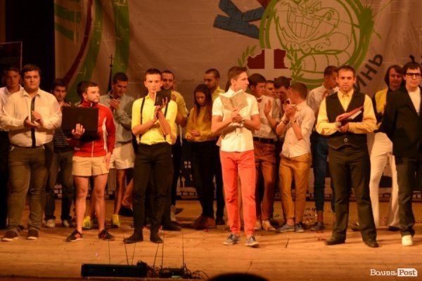 «Горохівський весільний лімузин, щоб розвернутися, їде в Луцьк», ‒ кавеенщики. ФОТО