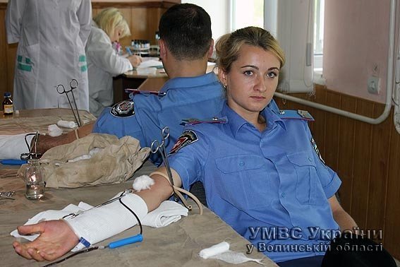 Майбутні волинські  міліціонери здали кров для поренених у зоні АТО. ФОТО. ВІДЕО