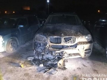 Рівненському спортсмену вночі спалили позашляховик. ФОТО