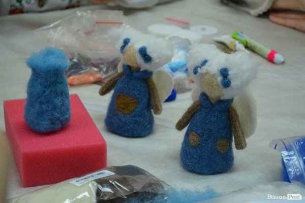 Митці Луцька майстрували у «Різдвяній майстерні». ФОТО