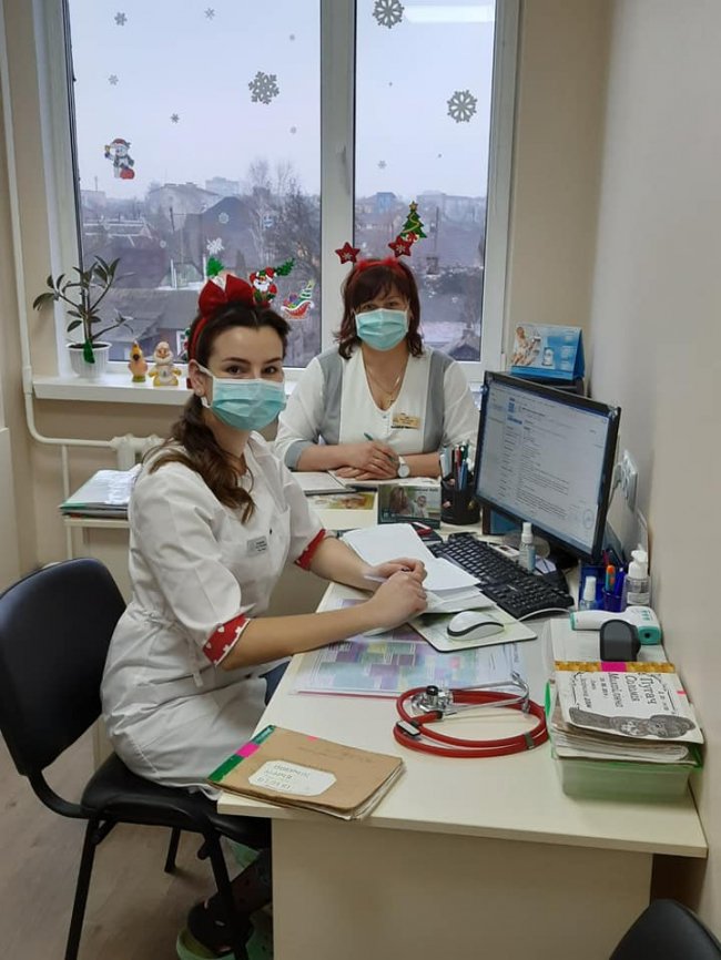 Медики з Волині влаштували новорічний флешмоб для маленьких пацієнтів. ФОТО