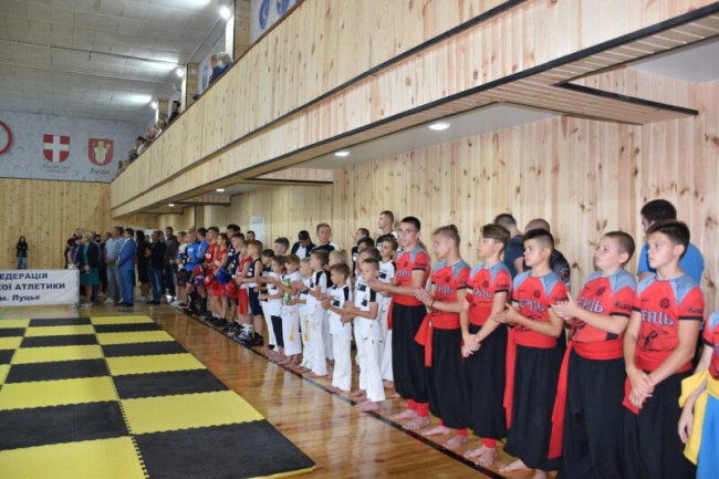 У Луцьку відремонтували спорткомплекс «Колос», який був у досить  плачевному стані. ФОТО