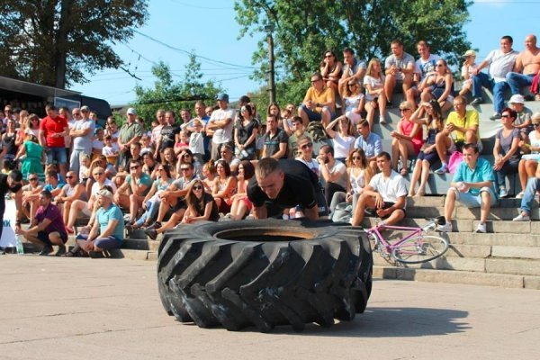 Луцькі патрульні взяли участь у змаганнях з кросфіту. ФОТО