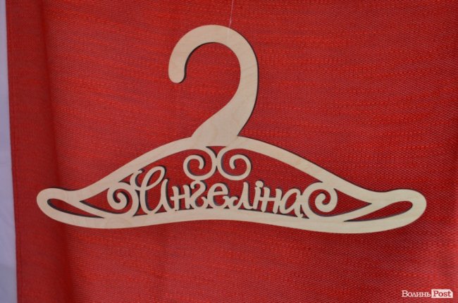 Від і до: які і за скільки сувеніри везуть з «Бандерштату». ФОТО