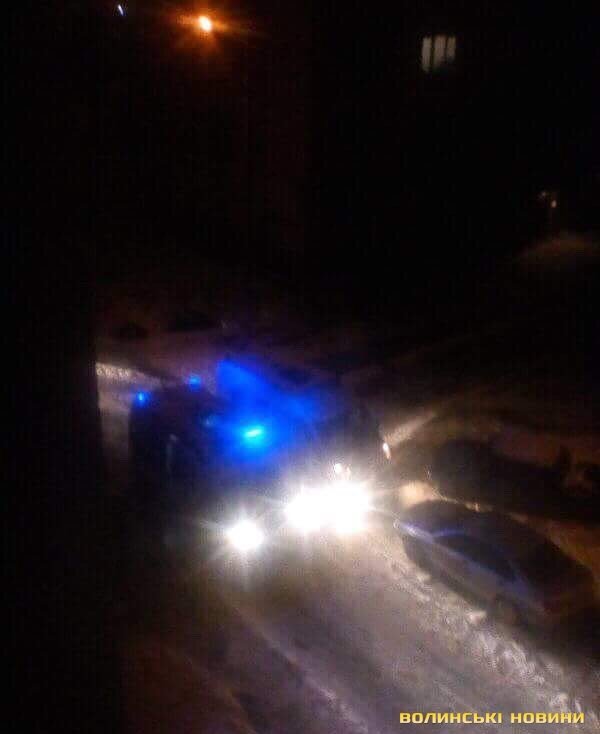 Неповнолітню в Луцьку швидка забрала з сильним алкоотруєнням