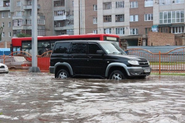 Як «плавав» Луцьк. ФОТО. ВІДЕО