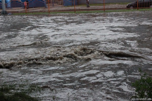 Як «плавав» Луцьк. ФОТО. ВІДЕО