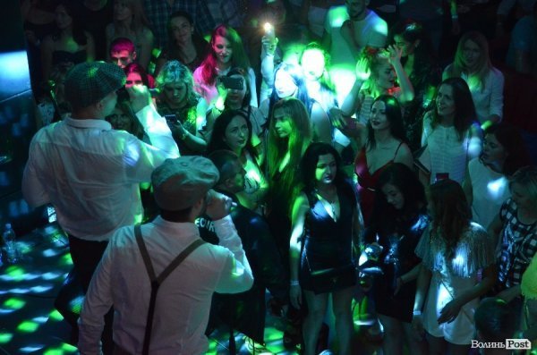 «Чорний бумер», «Харизма» і «Мурка»: в Луцьку знову виступав Seryoga. ФОТО