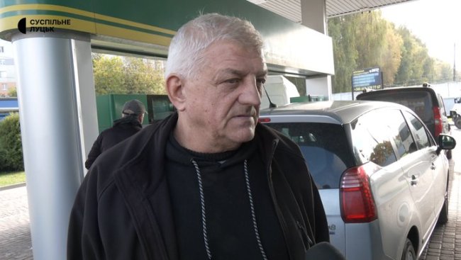 Черги з каністрами та бочками: що відбувається на заправках Луцька після атак БпЛА. ВІДЕО