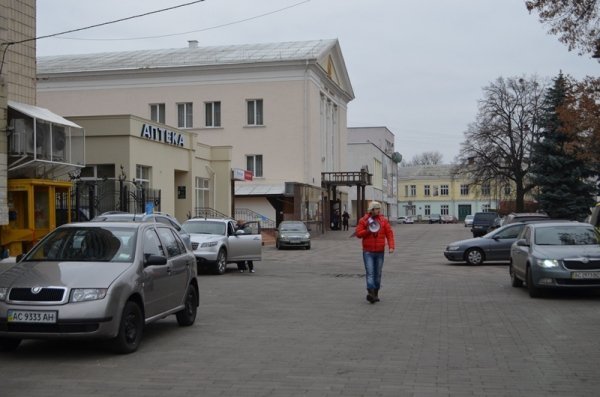 Автопробіг у Луцьку: усіх кличуть на майдан. ФОТО. ВІДЕО