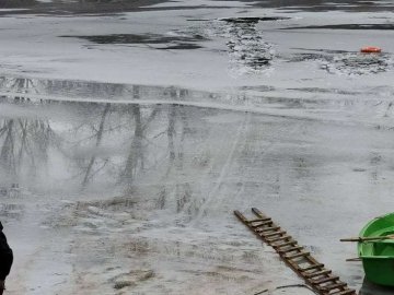 На Львівщині в озері втопились двоє чоловіків, які провалилися під лід