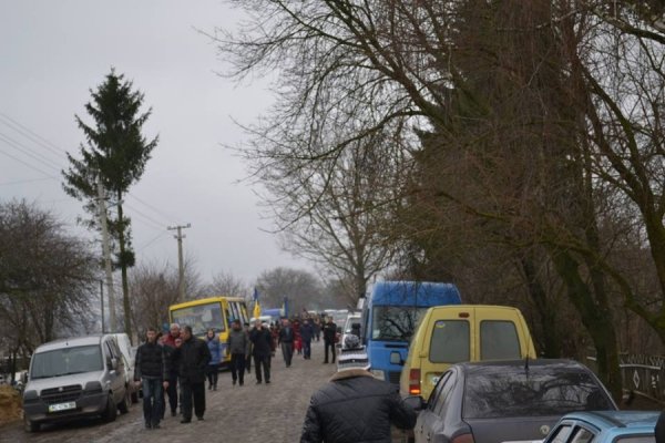 Як Нововолинськ поховав Героя Майдану. ФОТО