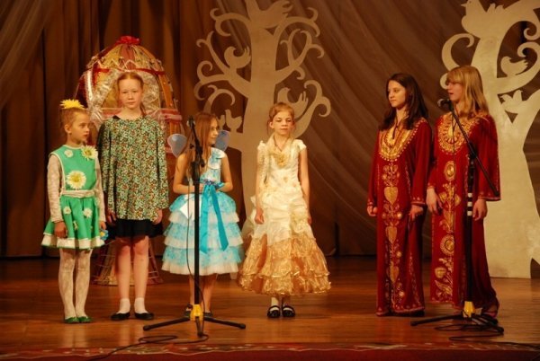 У Луцьку дітям влаштували свято великодньої писанки. ФОТО