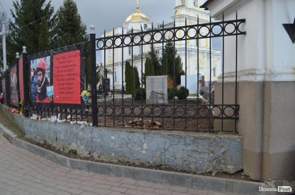 Земля, гроші, скандал: що робив екскаватор біля луцького собору. ФОТО