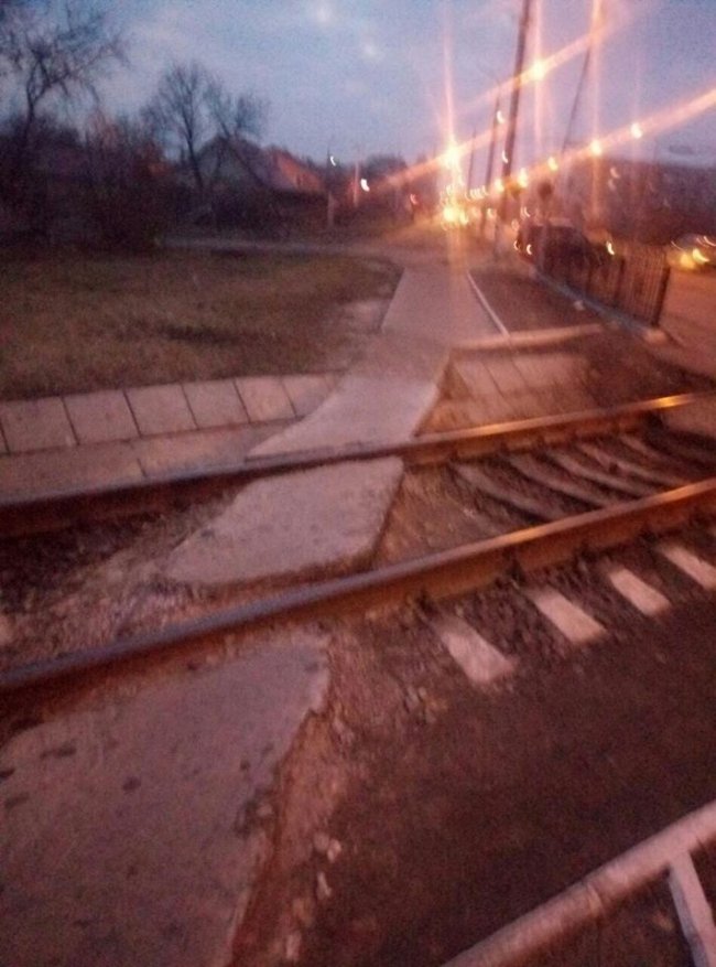 Переїзд на Дубнівській у Луцьку – у жахливому стані. ФОТО