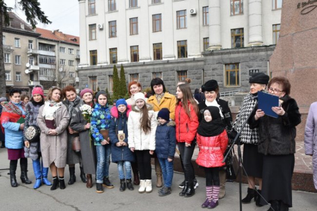 У Луцьку вшанували пам'ять Кобзаря. ФОТО