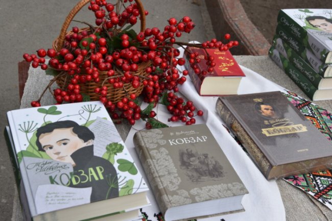 У Луцьку вшанували пам'ять Кобзаря. ФОТО