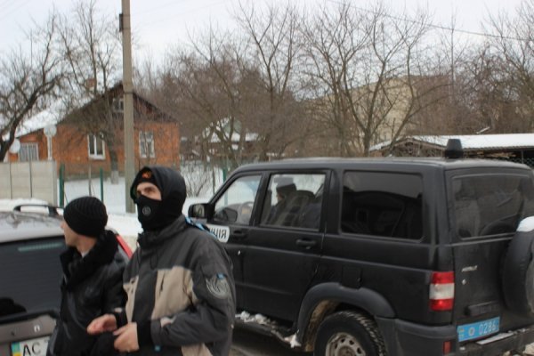 «Я тебе вилікую зараз», - полковник міліції активісту луцького Автомайдану. ФОТО. ВІДЕО