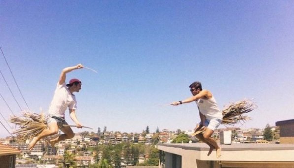 Нова «фішка» інтернету ‒ квіддічінг. ФОТО