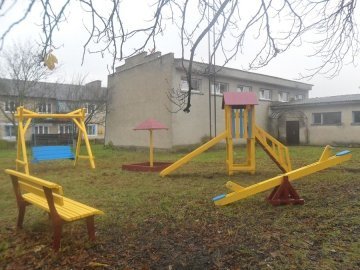 На Волині з'явився новий дитмайданчик  від лісівників