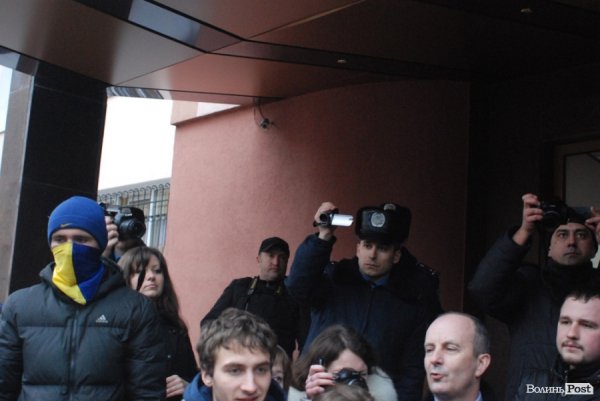 У Луцьку на День закоханих пікетували міліцію і прокуратуру. ФОТО