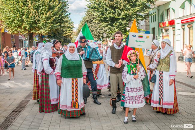 Від Мексики до Індії: грандіозний міжнародний фестиваль стартував у Луцьку. ФОТО