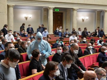 Рада ухвалила зміни до бюджету: скільки грошей виділили на боротьбу з коронавірусом