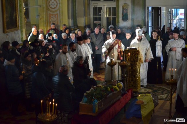 Загинув у день народження: Луцьк попрощався з воїном Віктором Лахаєм. ФОТОРЕПОРТАЖ