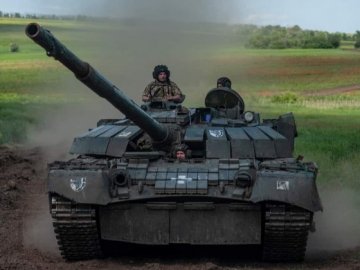 Ще 820 солдатів росії, винищувач та 34 танки за минулу добу знищили Збройні сили України