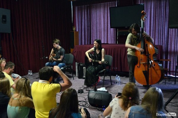 Білоруси і лучани заспівали разом. ФОТО