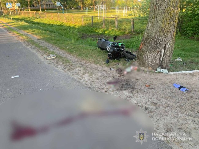 На Волині у ДТП загинули двоє хлопців: 18-річний водій мотоцикла та 17-річний пасажир