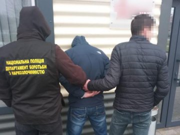 Поліція затримала волинянина, який розгулював містом з наркотиками