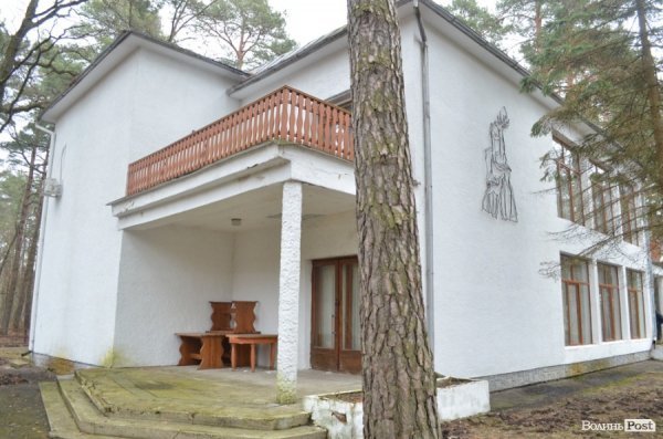 «Межигір'я» по-волинськи: екскурсія лісовими маєтками