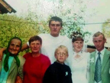 Волинянка народила чотири пари двійнят