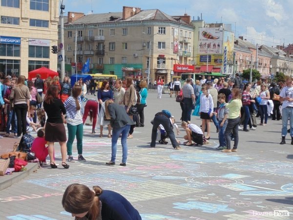 Центр Луцька розмалювали по-європейськи. ФОТО