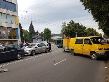У Луцьку – аварія за участю трьох авто. ФОТО