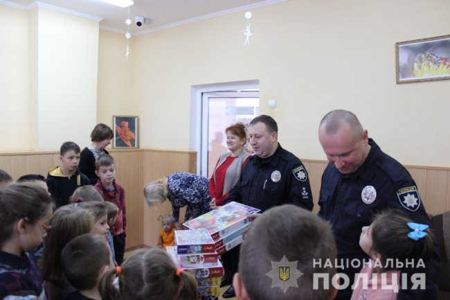 На Волині поліцейські влаштували свято для дітей особливої долі. ФОТО