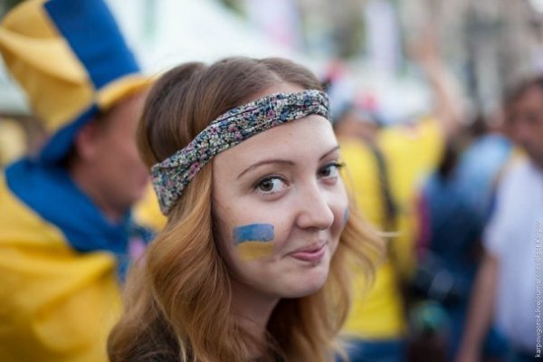 Як вболівають українські фанатки. ФОТО